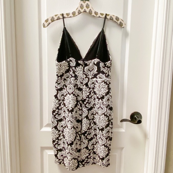 Astr Black and White Form Fitting Mini Dress Size M - Picture 2 of 2